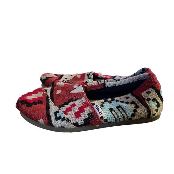 TOMS Aztec print red, black, white and blue flats women’s size 6 - Picture 1 of 7